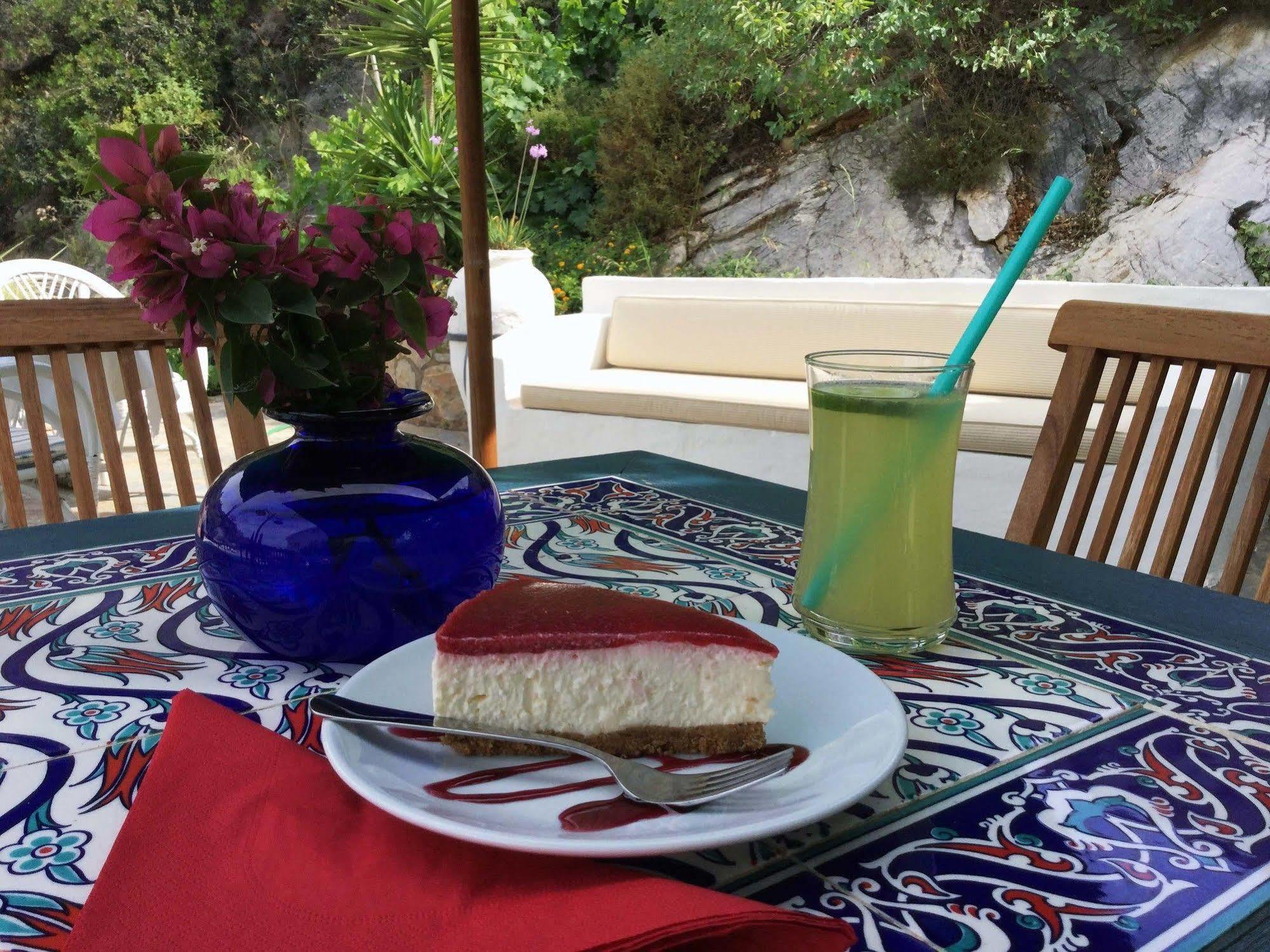 Hotel Villa Tokur Датча Екстериор снимка